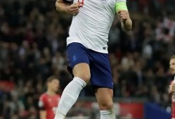 开云棋牌教程包含凯恩连续十场比赛得分超过最后时刻胜出，公牛不断突破！的词条