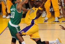 开云棋牌入门指南TheShy官方宣布夺冠新规，湖人引发争议！赛场气氛高涨(theshy总决赛)